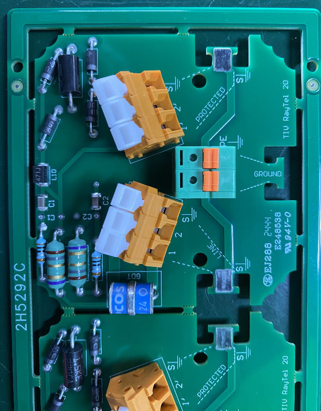 تجهیزات مخابراتی PCB های مس با LW / LS Min. 0.05mm و رنگ سیاه ابریشم