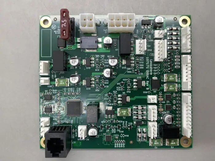 مونتاژ PCB با چرخش سریع با مواد FR-4، 4 لایه و حداقل قطر سوراخ 0.10 میلی‌متر برای کاربردهای خودرو