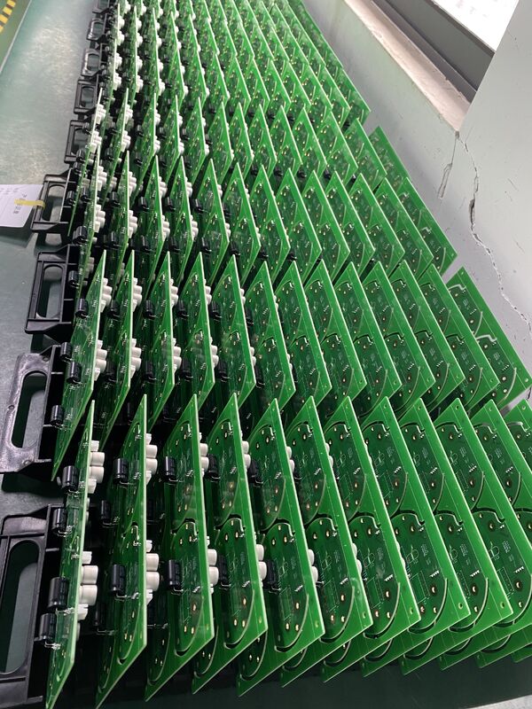 حداقل فضای توپ 0.3mm پچ کمتر از 0.5mm فرآیند تولید PCB صنعتی حداکثر اندازه PCB 600 در 1200mm بهینه سازی شده برای طرح های پیچیده PCB