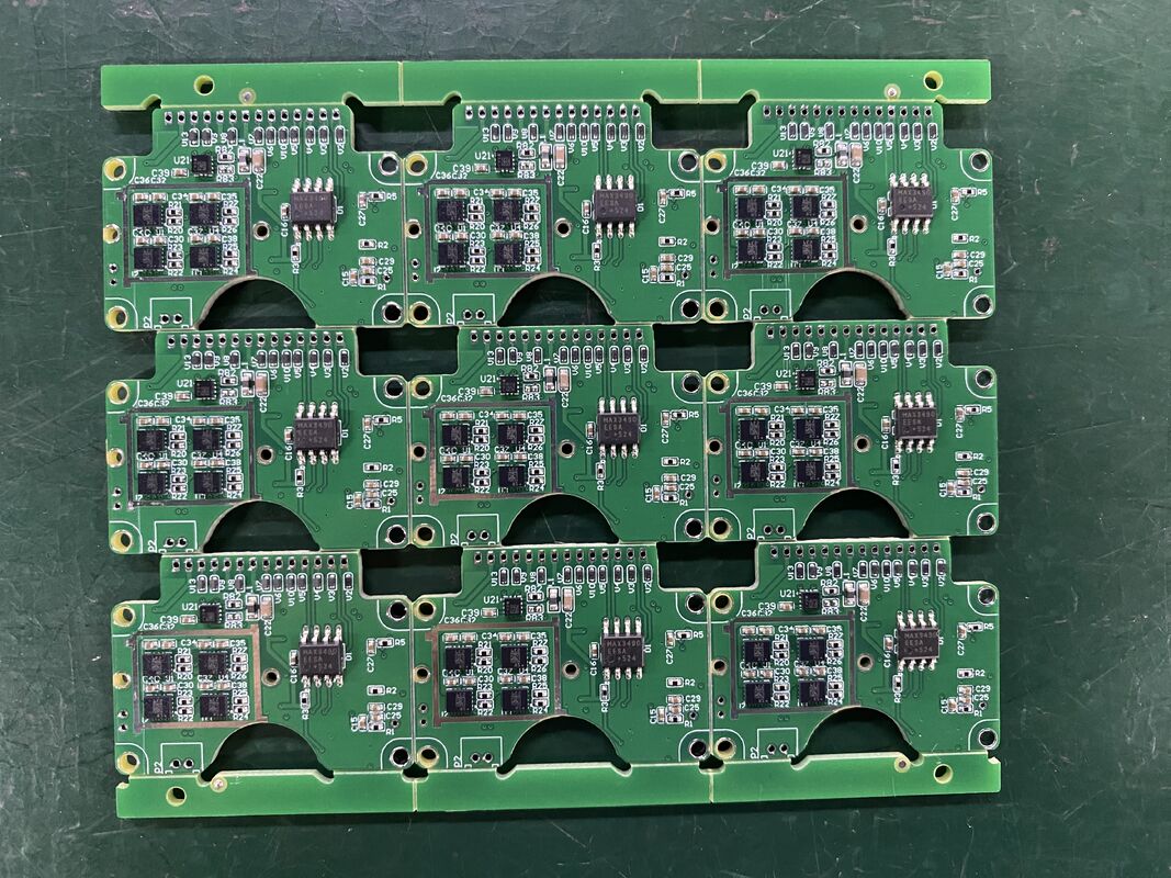 حداقل فضای توپ 0.3mm پچ کمتر از 0.5mm فرآیند تولید PCB صنعتی حداکثر اندازه PCB 600 در 1200mm بهینه سازی شده برای طرح های پیچیده PCB