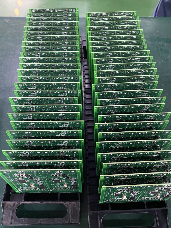حداقل فضای توپ 0.3mm پچ کمتر از 0.5mm فرآیند تولید PCB صنعتی حداکثر اندازه PCB 600 در 1200mm بهینه سازی شده برای طرح های پیچیده PCB
